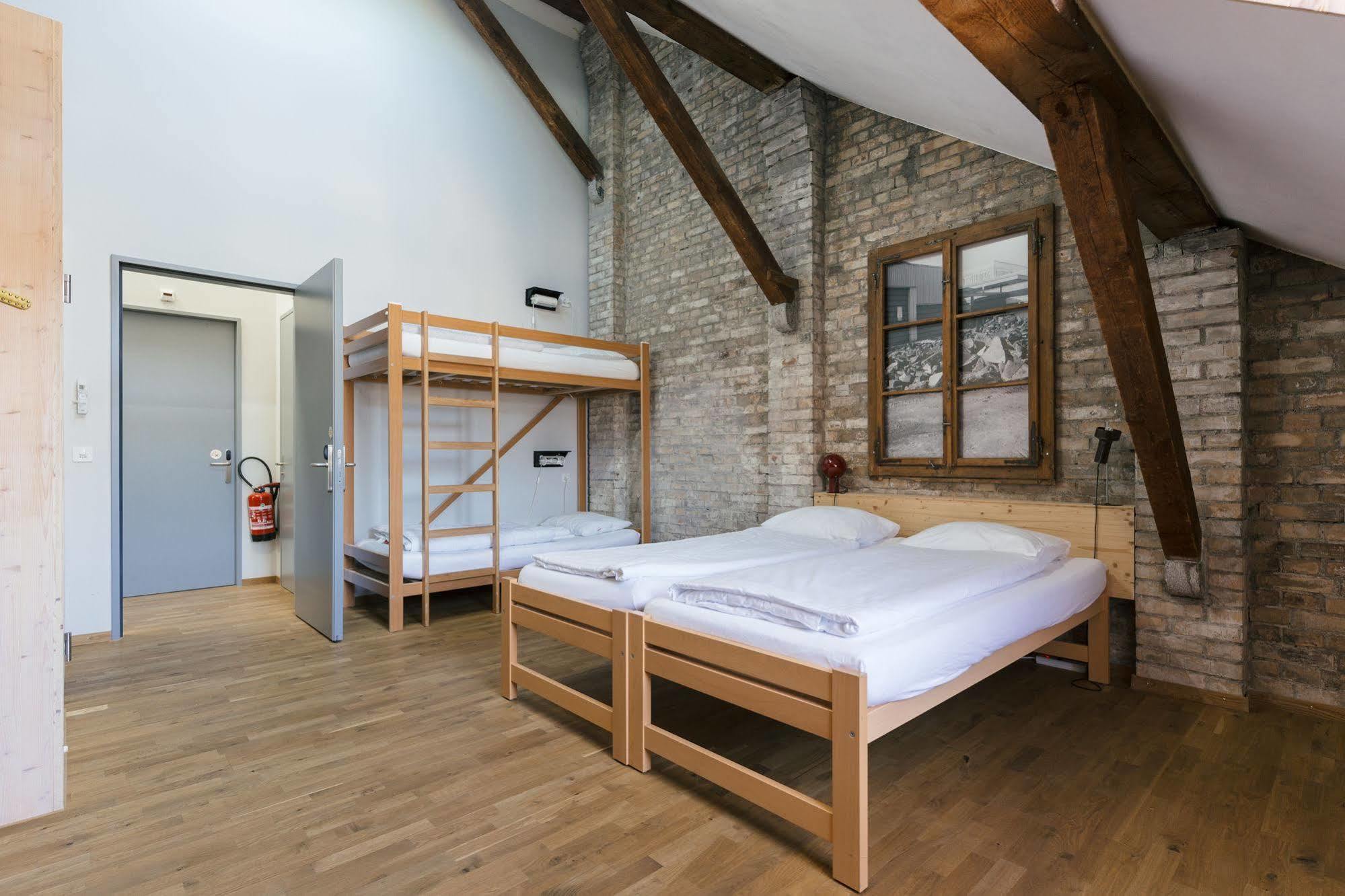 Depot 195 - Hostel Winterthur Exterior photo